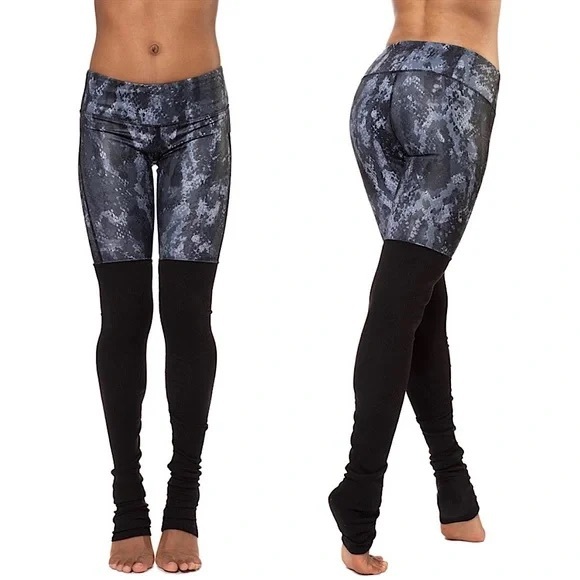 ALO YOGA “GODDESS” Legging (women’s medium) - Picture 1 of 7